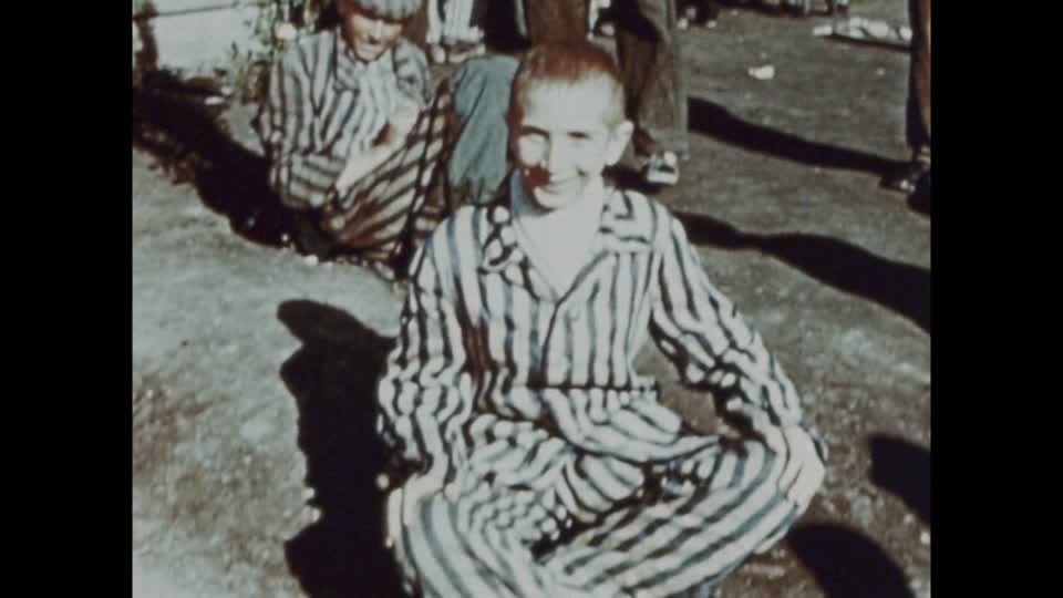 战俘营中的德国男孩