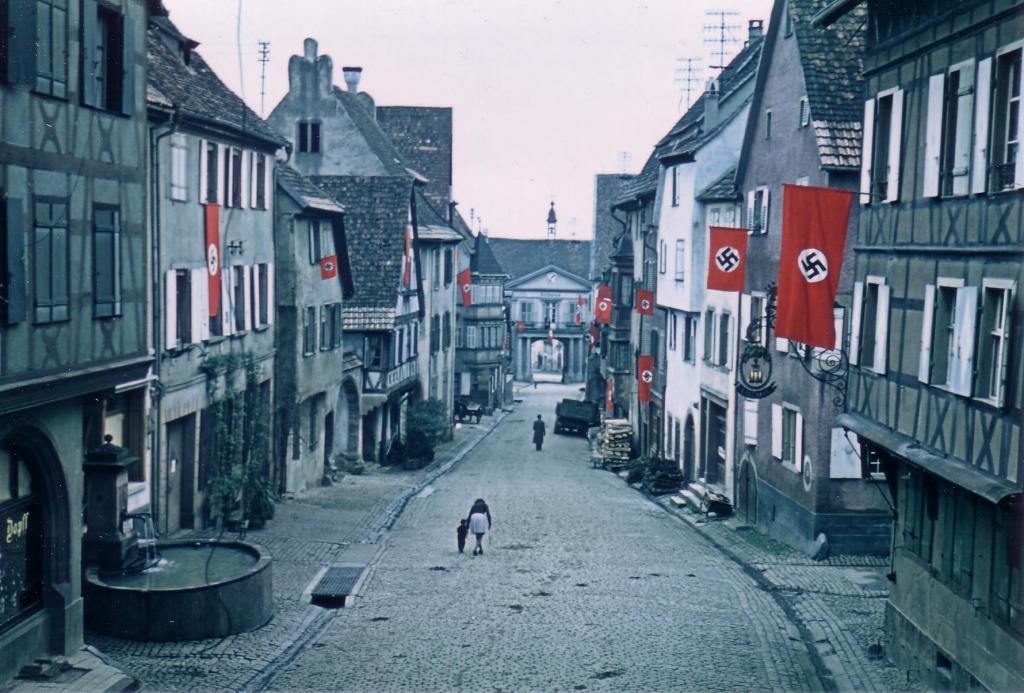1942年被纳粹德军占领时期的Hugel酒庄景象，来源：Hugel