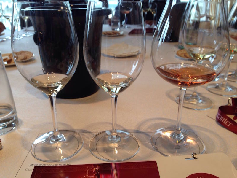 之前在唐佩里侬香槟（Dom Perignon）品鉴会上，主办方提供的杯子，效果很好。