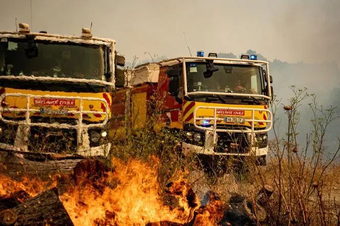 Lors de l’incendie massif survenu dans le département de l’Aude, le 7 août 2025.