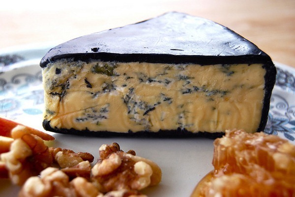 美丽的青纹奶酪搭配核桃享用口感更佳， 图片来源：sevenworlds16