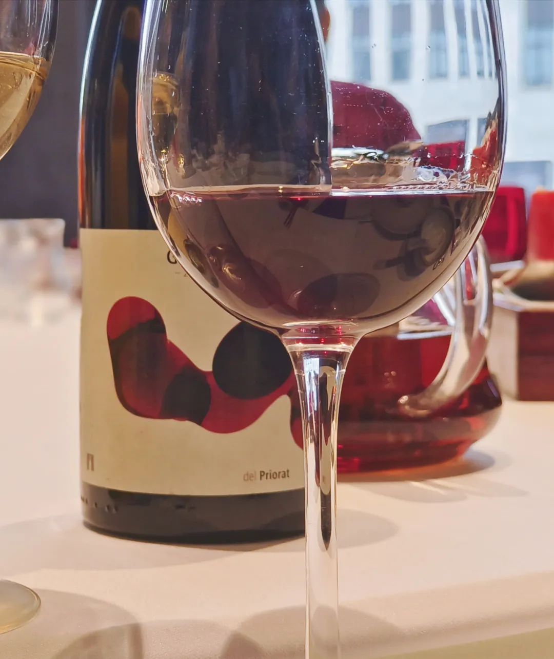 有什么神仙国家的葡萄酒，两三瓶就能搭配满桌中餐吗？