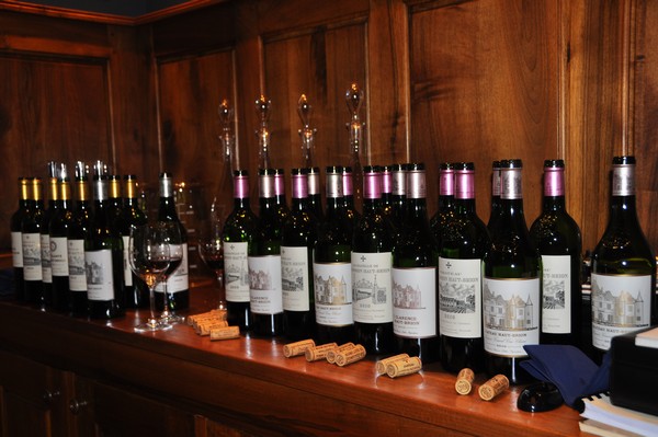 品鉴的侯伯王和美讯酒庄2009和2010年份共计14款酒
