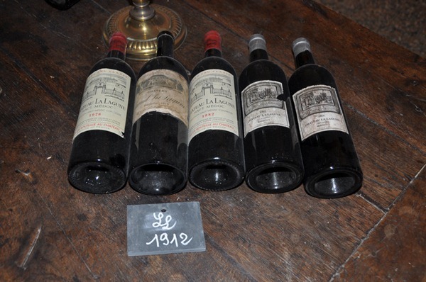 酒窖里收藏的老年份酒记录着拉拉贡酒庄的历史