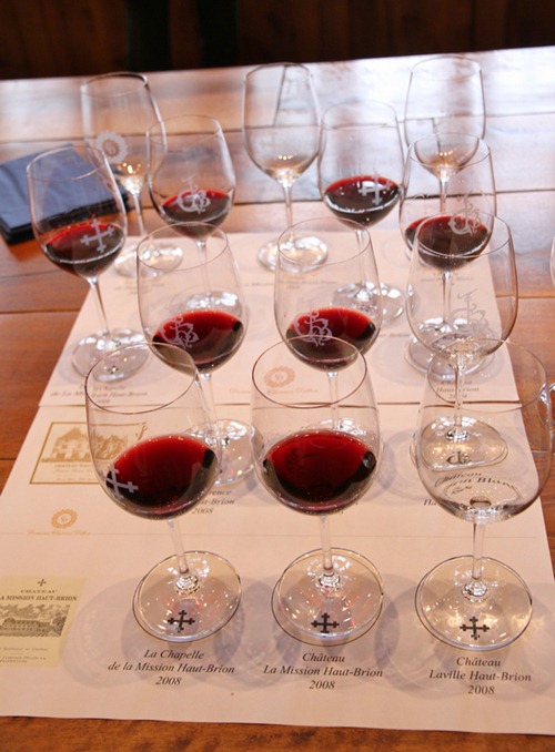 品鉴侯伯王和美讯红白主副牌2008和2009两个年份共计的16款葡萄酒