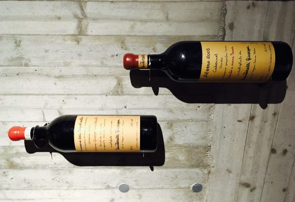 Amarone Seleczione 2000和Alzero 2005 Seleczione，左边的Amarone正是大Q本人酿酒生涯中最满意一桶的单独装瓶，类似于Whisky的Single Cask；而右边的Alzero则是Giuseppe的贤妻最为满意的一桶单独装瓶。