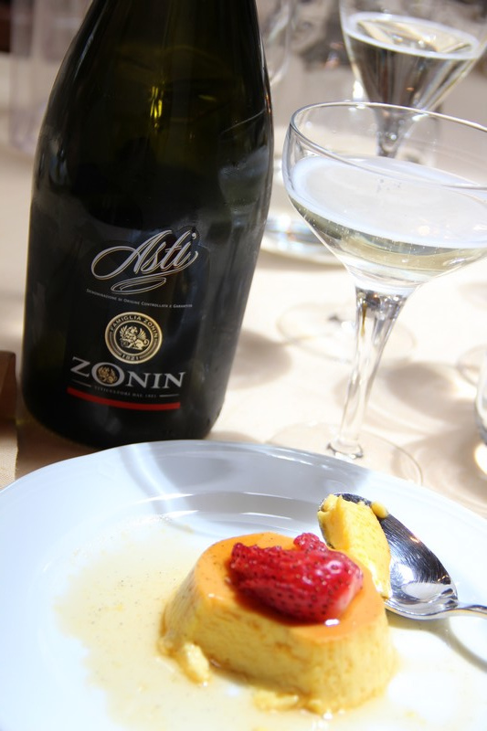意大利的Asti起泡酒搭配甜点颇为令人放松，来源：谢晓燕/知味葡萄酒杂志