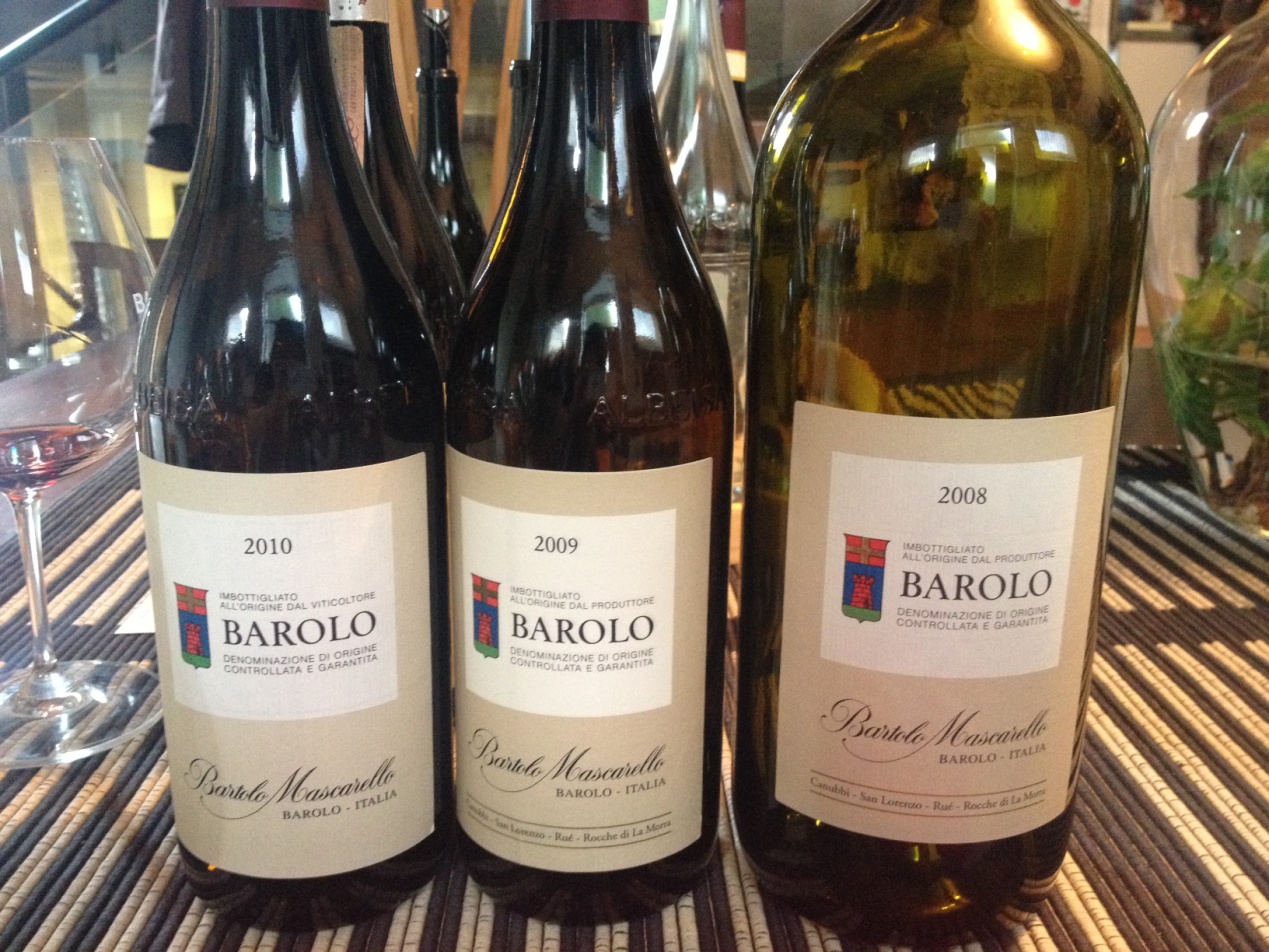 酒庄常规的Barolo酒标，图片来源：施晔