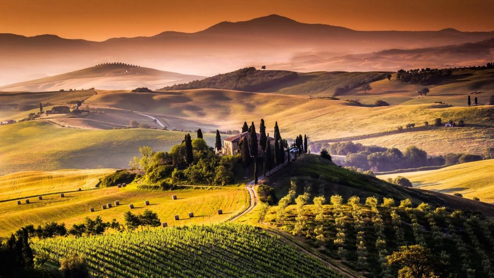 italy-tuscany-red-hills