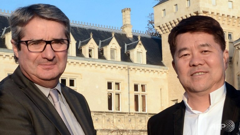 刚刚对大河酒庄（Château de la Rivière）完成收购的云南柏联集团总裁郝琳，来源: AFP