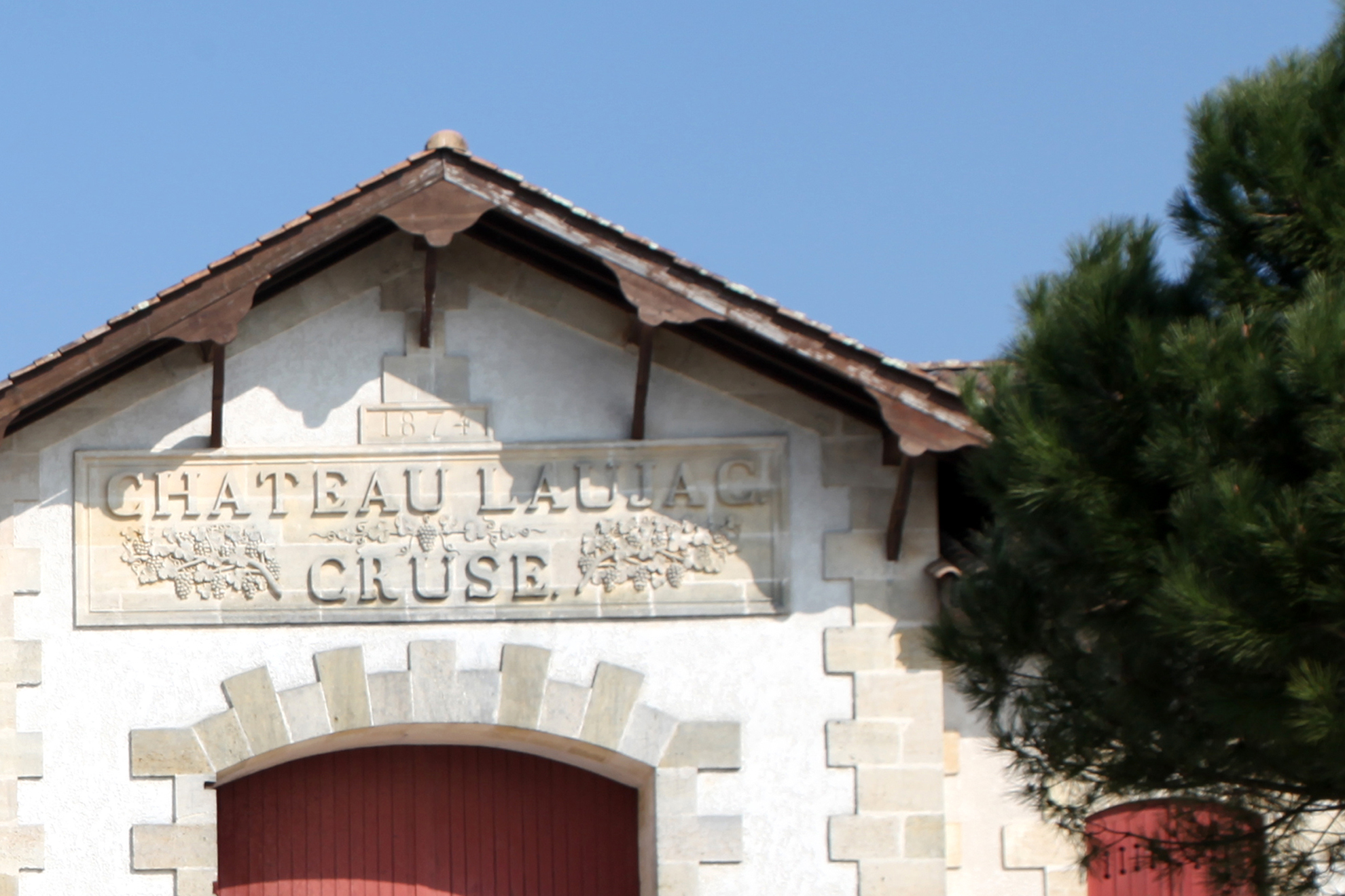 Laujac古堡，位于Medoc产区，1874年由Cruse家族购入，是家族现在手中历史最长的酒庄